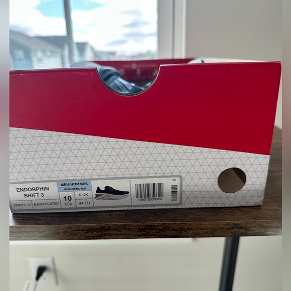 Saucony Endorphin Shift 3 - Picture 2 of 3